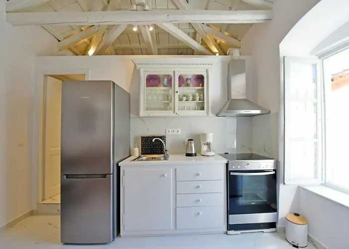 A Sea-Licious Vacation - Chic & Style In Hydra