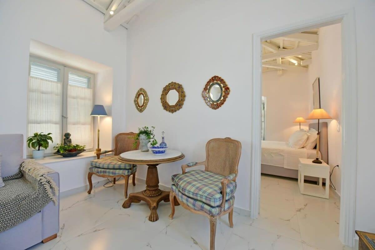 A Sea-licious Vacation - Chic & Style In Hydra