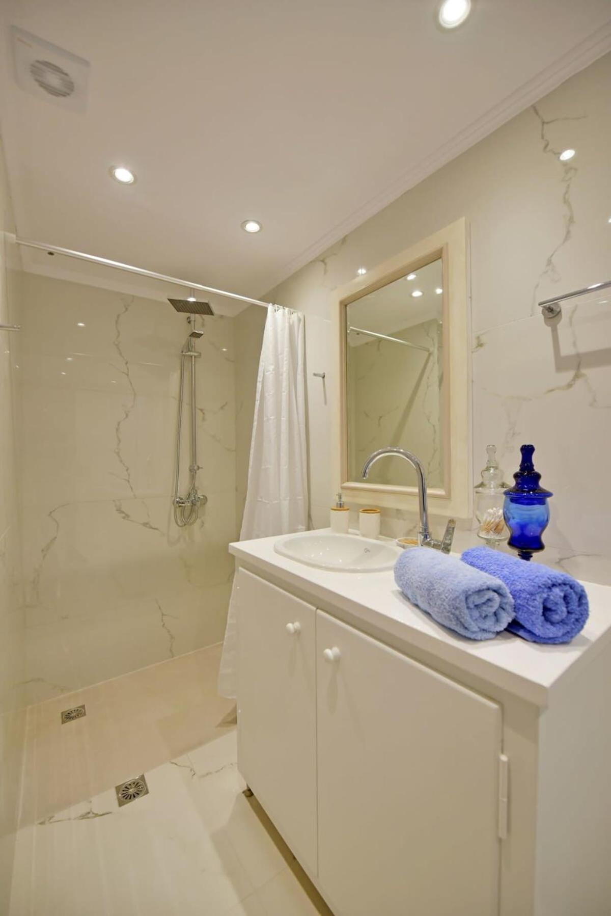 Tatil Evi A Sea-licious Vacation - Chic & Style In Hydra *